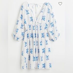 V-neck White and Blue Dress NEW SMALL